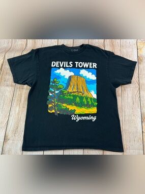 Mens Brandmakers Devils Tower Wyoming Black T Shirt Size XL